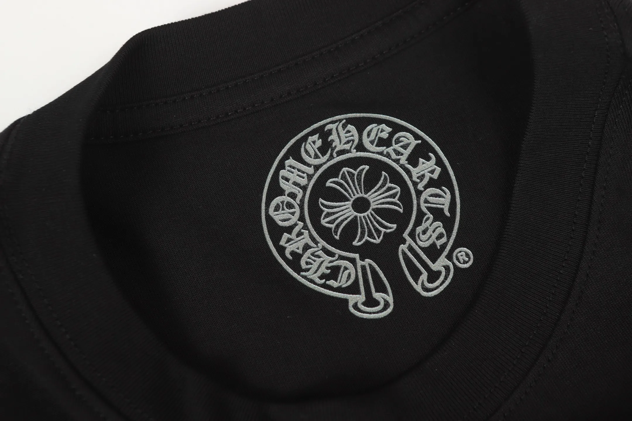 P160 -Chrome Hearts/Chrome Hearts Colorful Cross ✝️Sanskrit letters explosive long-sleeved T-shirt -High weight, high density and high quality. The wool is soft, delicate and skin-friendly. It feels soft and silky. It has excellent warmth and skin-friendly properties.